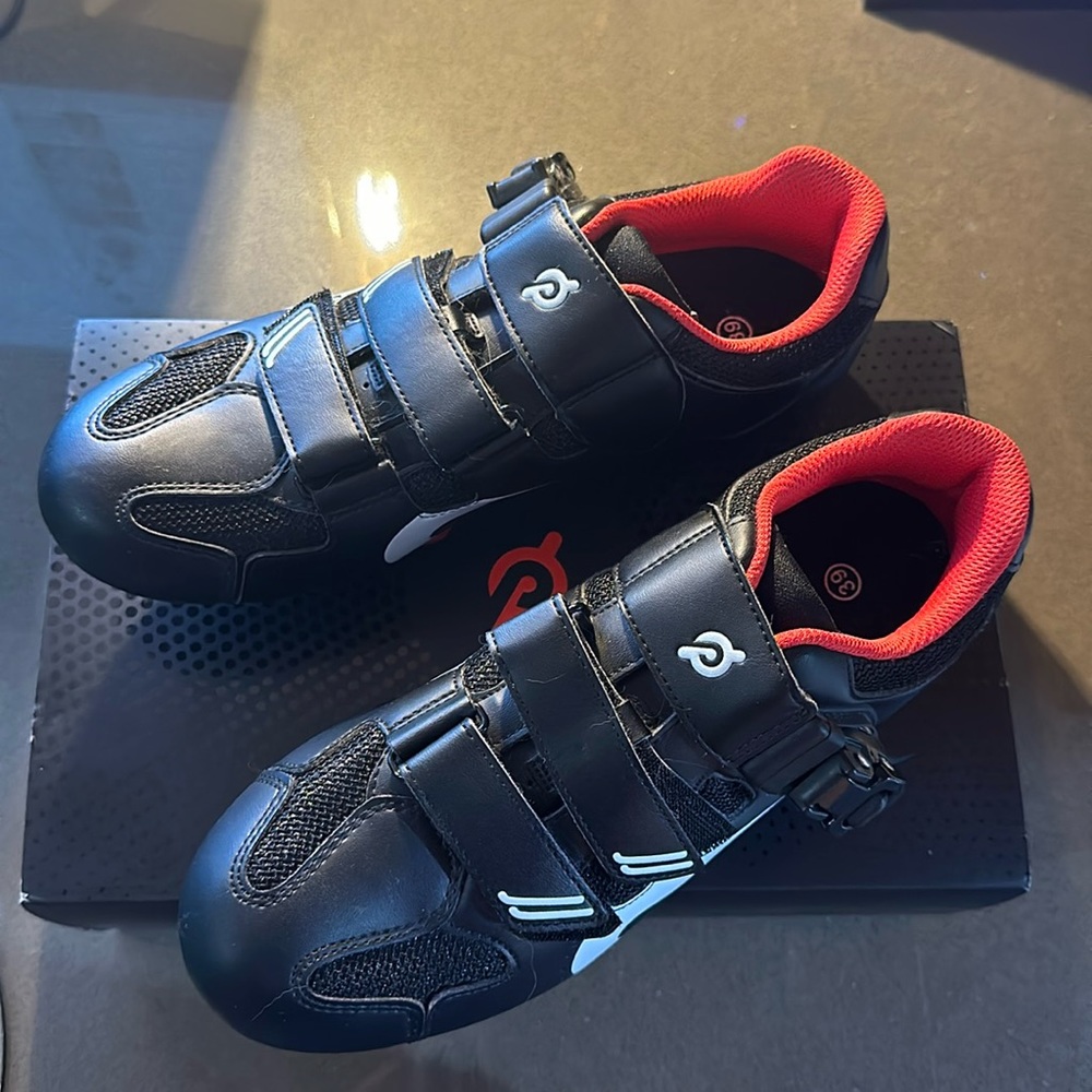 Peloton Shoes size 39 with extra pair of cleats